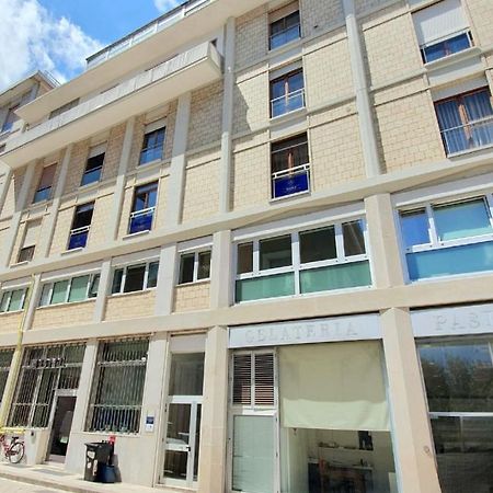 Central House Lecce Bagian luar foto