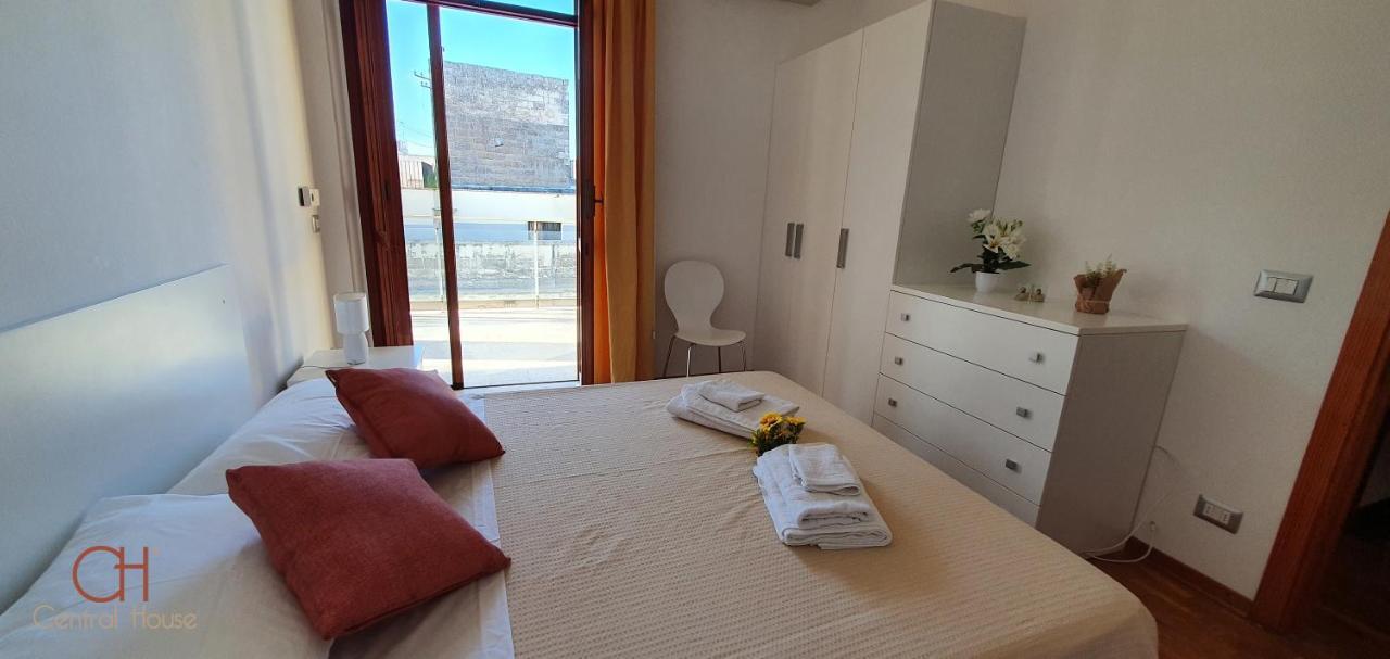 Central House Lecce Bagian luar foto